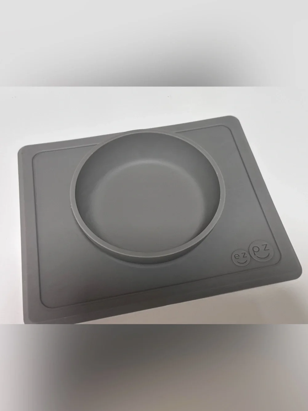ezpz Silicone mat with small bowl / Gray